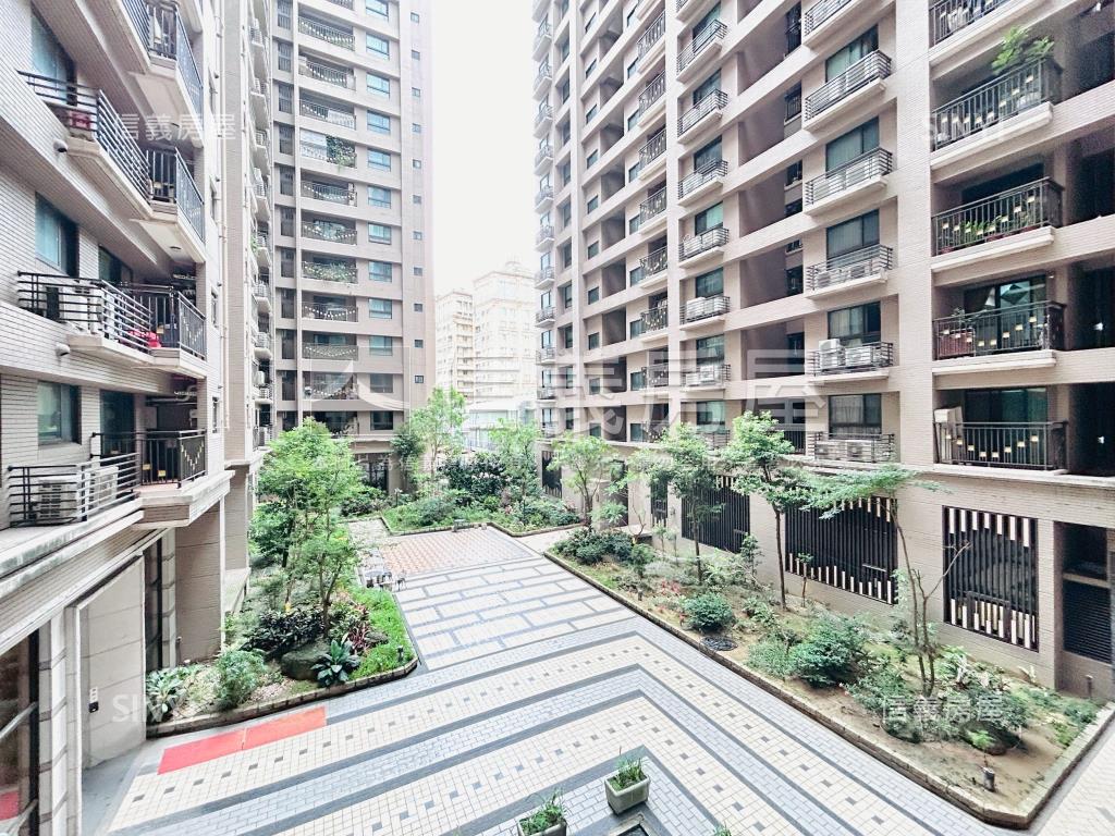 龍安★中路御品面中庭三房房屋室內格局與周邊環境