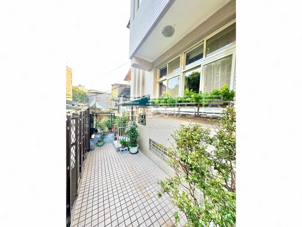 大屯路一樓公寓房屋室內格局與周邊環境