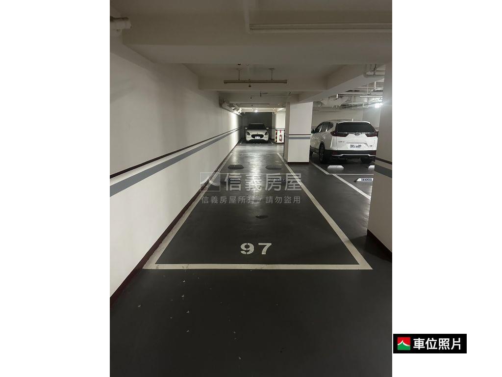 烏日高鐵｜雙陽台三房平車房屋室內格局與周邊環境