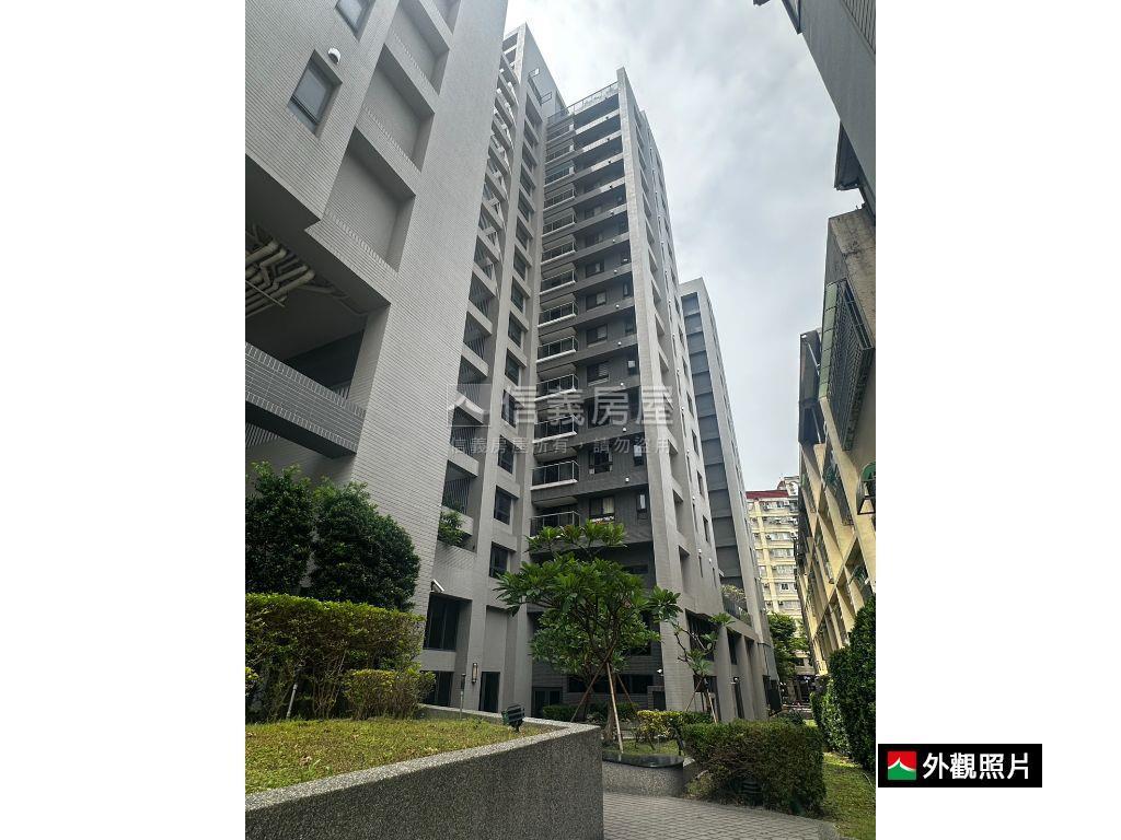 烏日高鐵｜雙陽台三房平車房屋室內格局與周邊環境