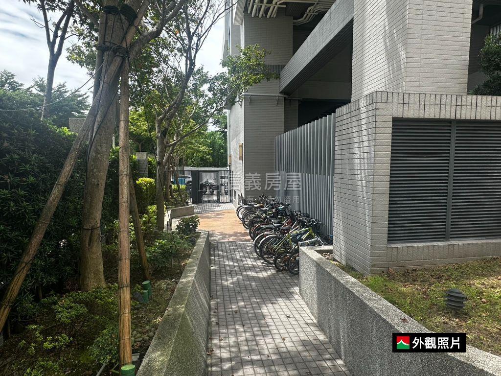 烏日高鐵｜雙陽台三房平車房屋室內格局與周邊環境