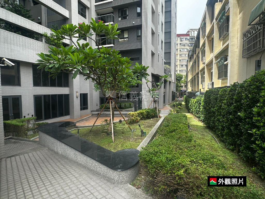 烏日高鐵｜雙陽台三房平車房屋室內格局與周邊環境