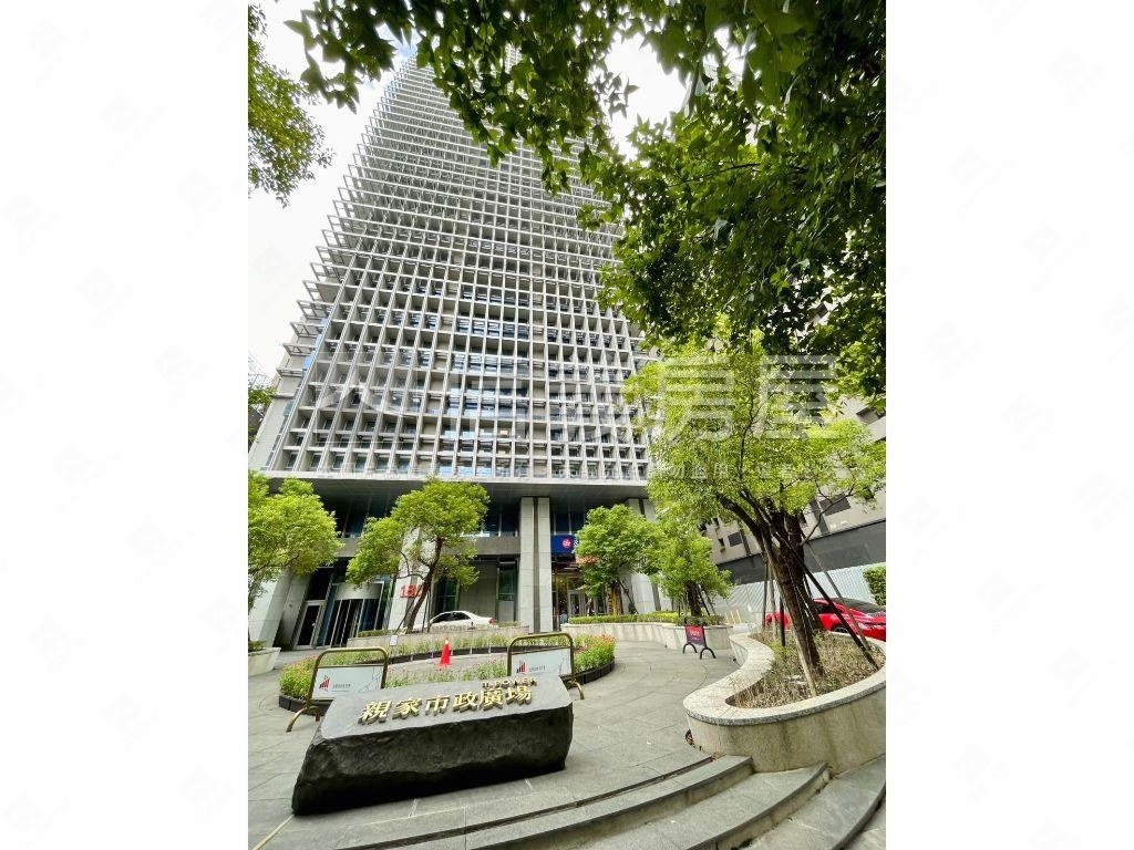 七期市政廣場質感商辦房屋室內格局與周邊環境