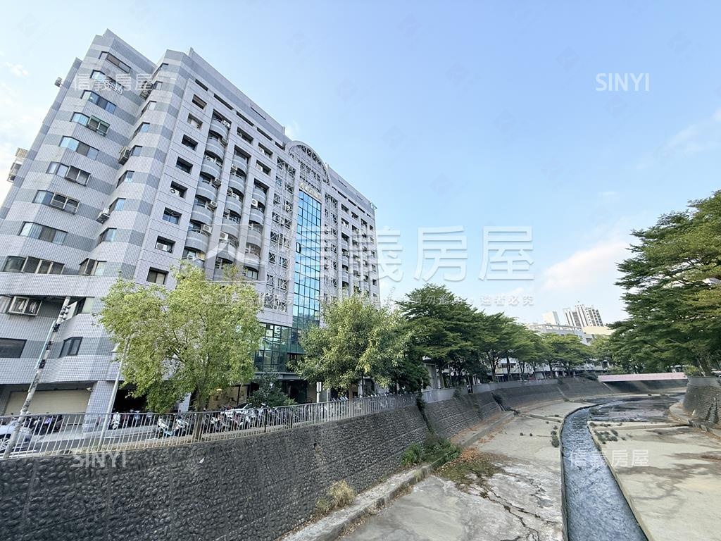 【香榭麗】河畔旁電梯套房房屋室內格局與周邊環境