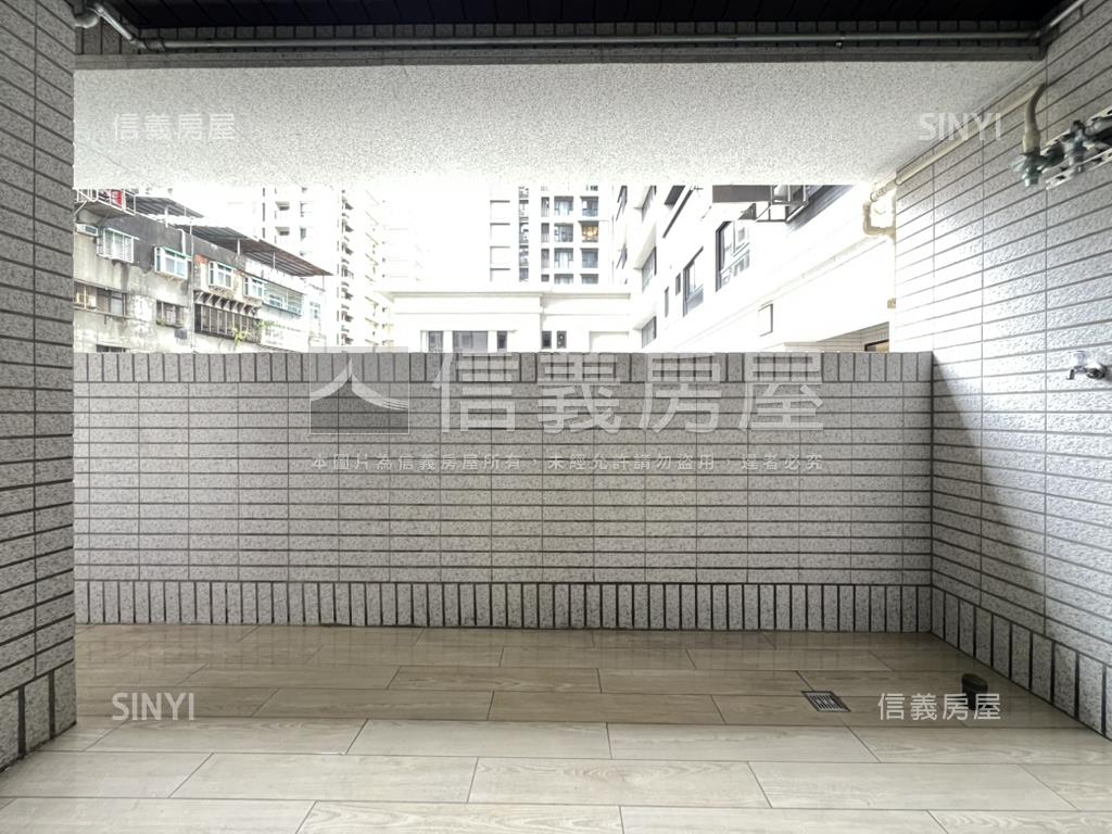 家泰豐盛兩房平面車位房屋室內格局與周邊環境