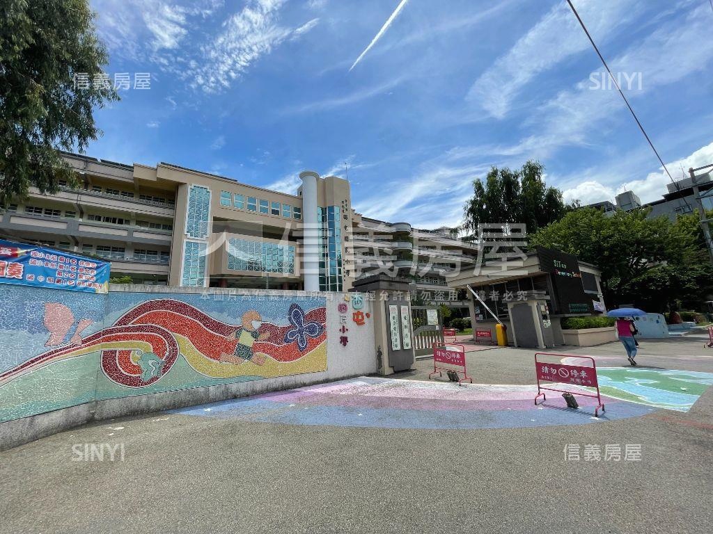 逢甲商圈伍唐淳謙２房房屋室內格局與周邊環境