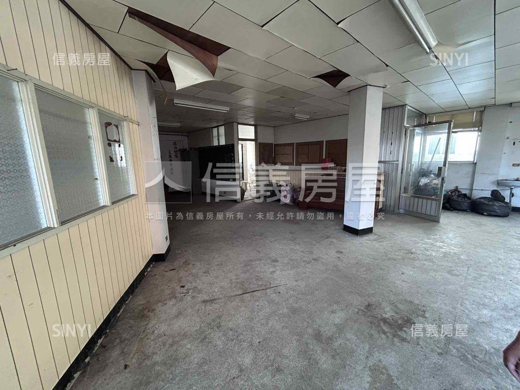 急售！西屯大地坪角間透店房屋室內格局與周邊環境