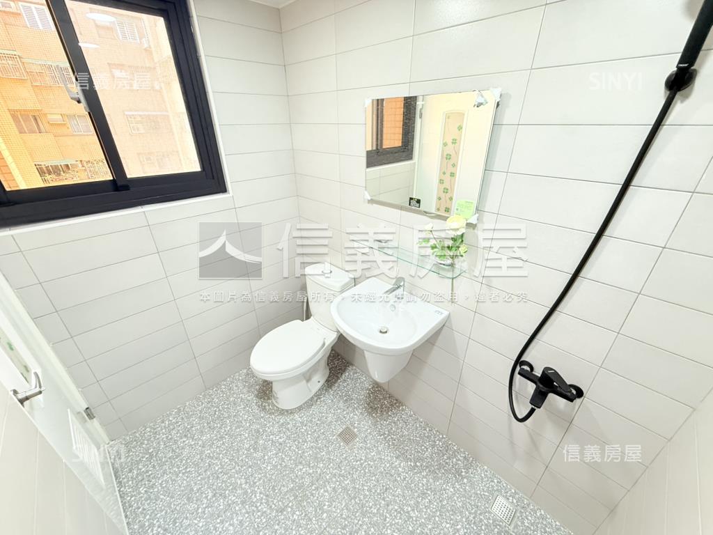 善化裝潢大三房車位房屋室內格局與周邊環境