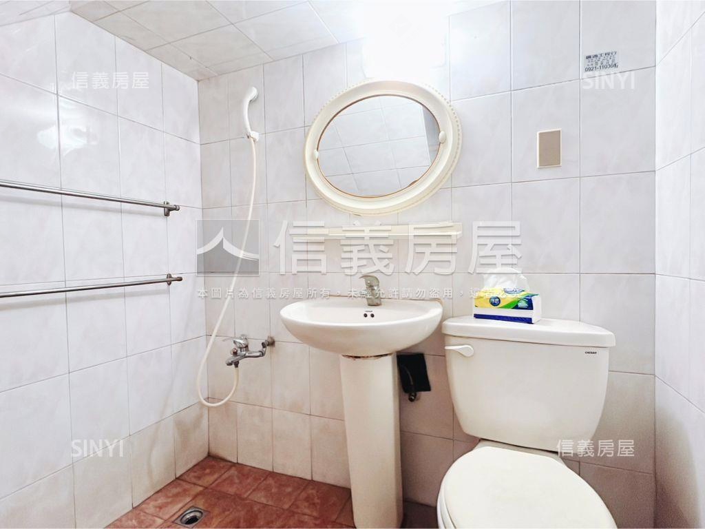 稀有好便利透天近水湳市場房屋室內格局與周邊環境