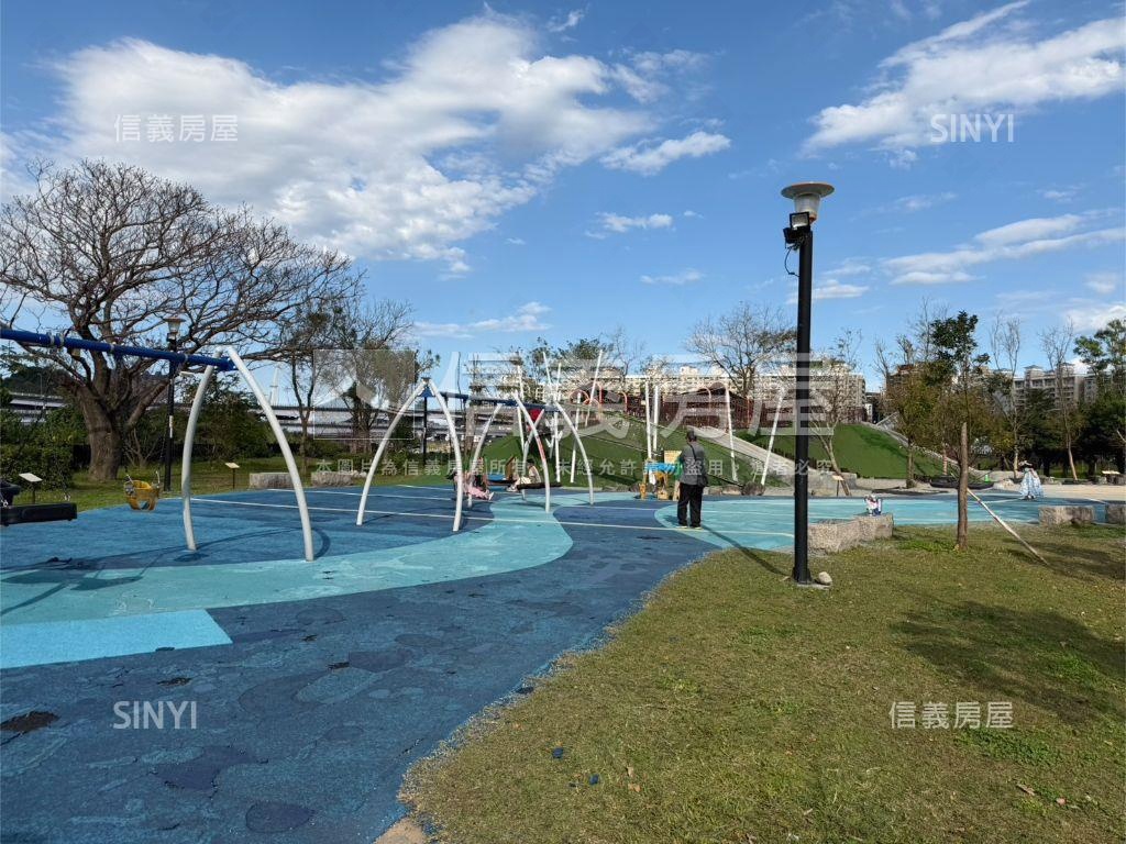 陽光公園捷運成家３房車位房屋室內格局與周邊環境