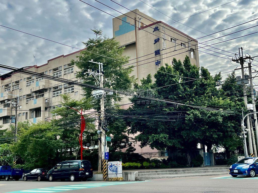塗城商圈兩房兩衛附車位房屋室內格局與周邊環境