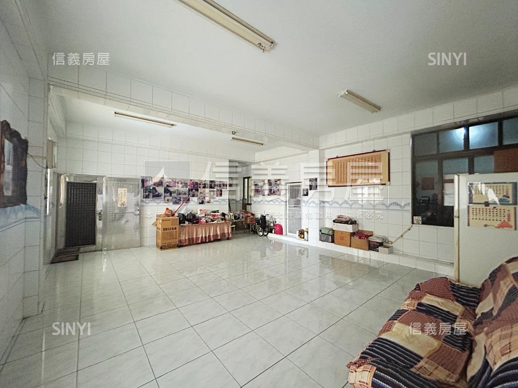 鳳山中正路熱鬧大地坪透店房屋室內格局與周邊環境