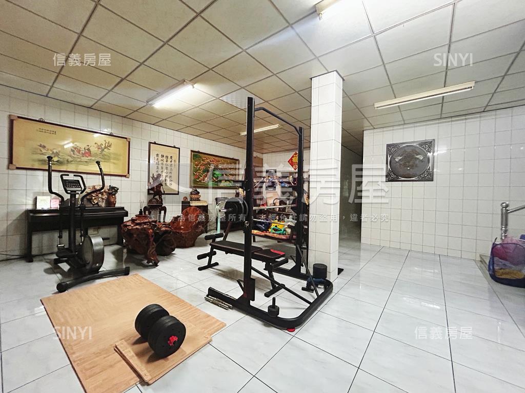 鳳山中正路熱鬧大地坪透店房屋室內格局與周邊環境