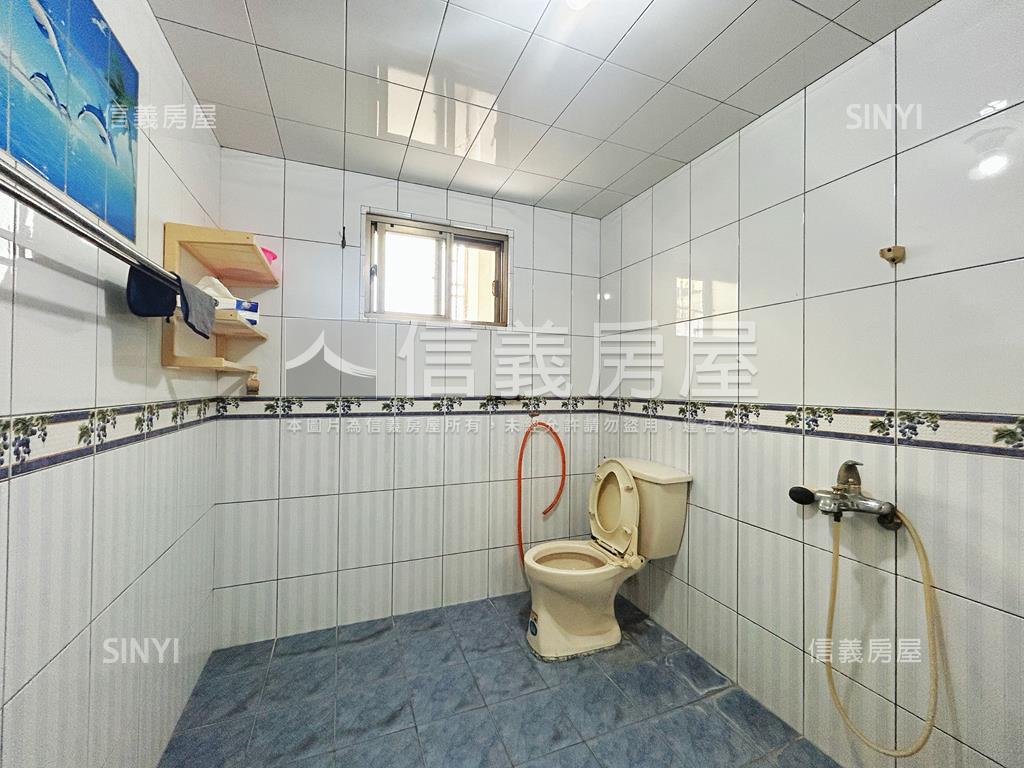 鳳山中正路熱鬧大地坪透店房屋室內格局與周邊環境