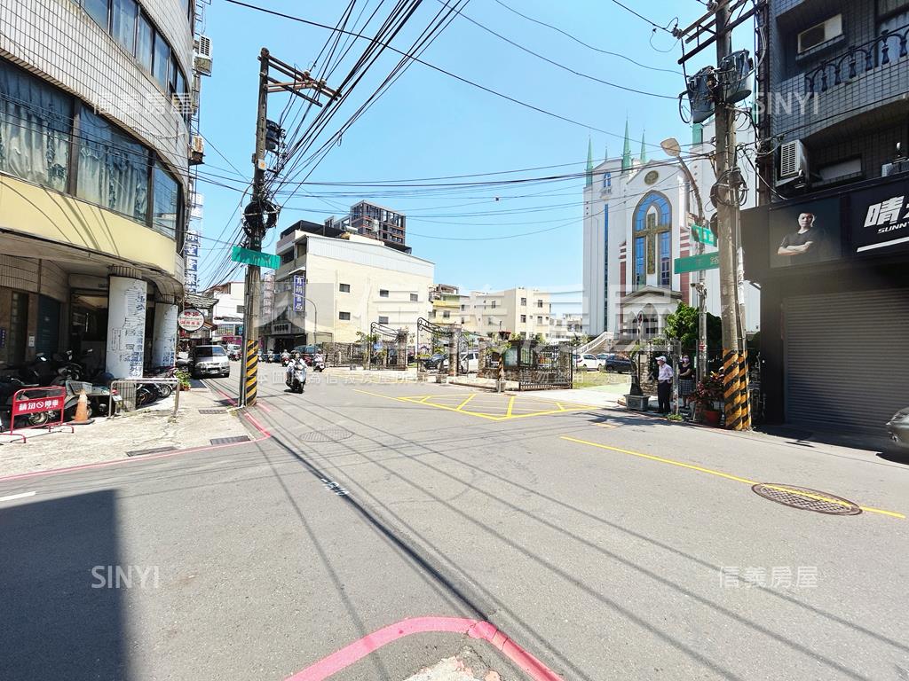 鳳山中正路熱鬧大地坪透店房屋室內格局與周邊環境