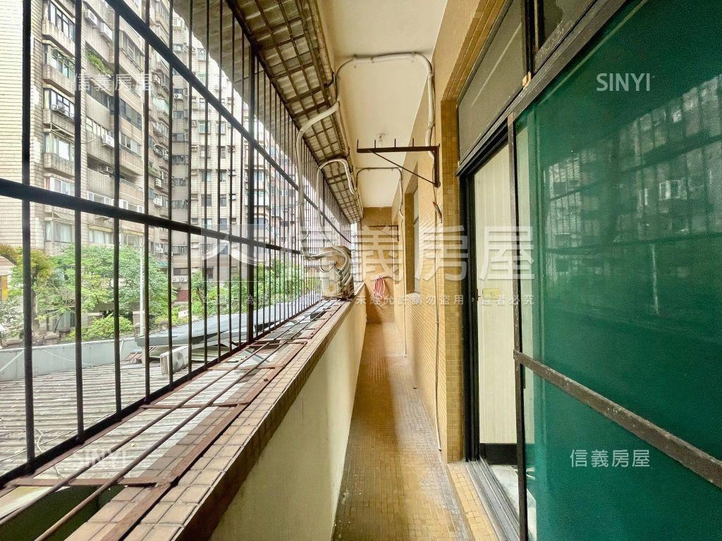 縣府路３房住辦房屋室內格局與周邊環境