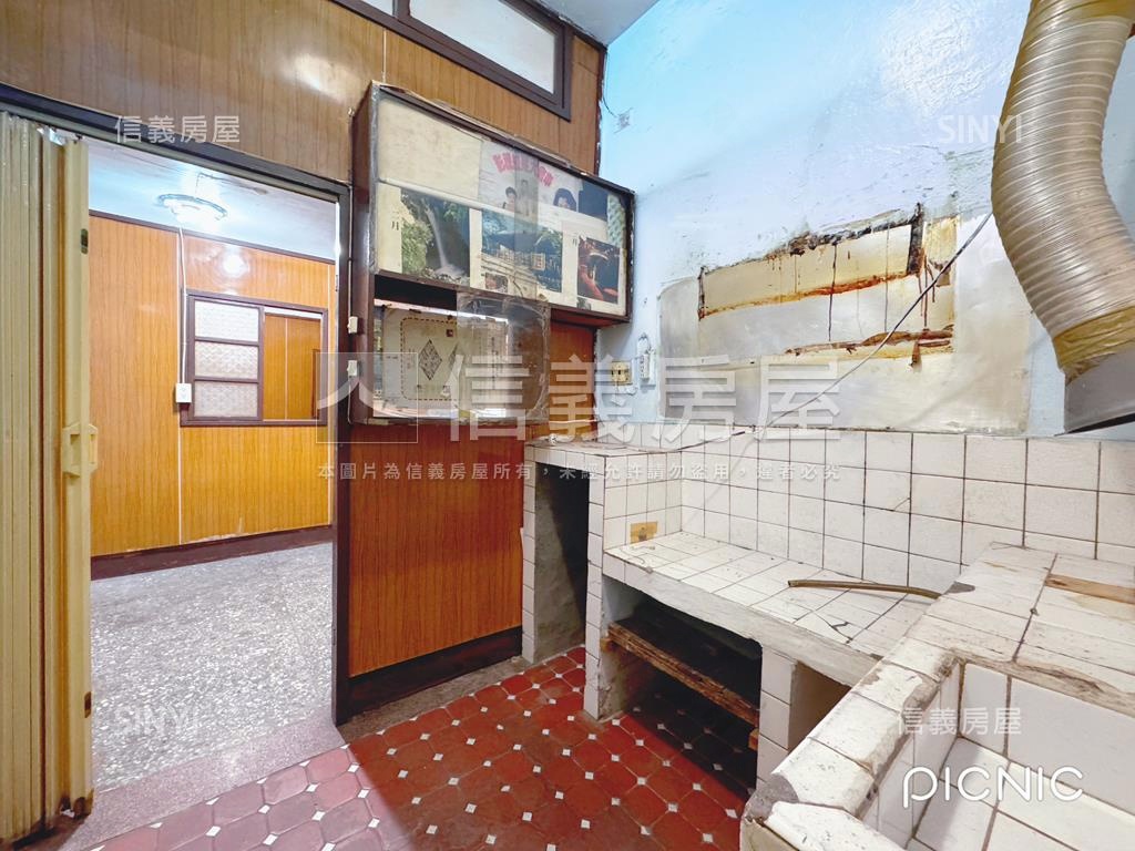 海山商圈頂樓加蓋房屋室內格局與周邊環境