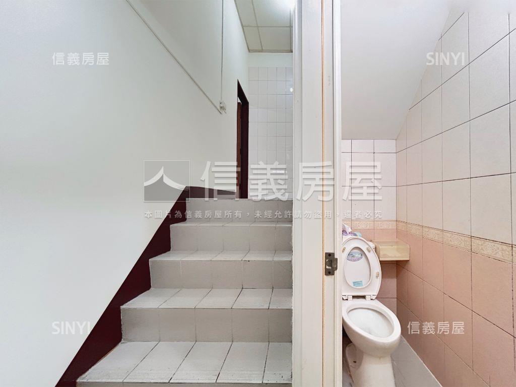 低總價稀有邊間店面房屋室內格局與周邊環境