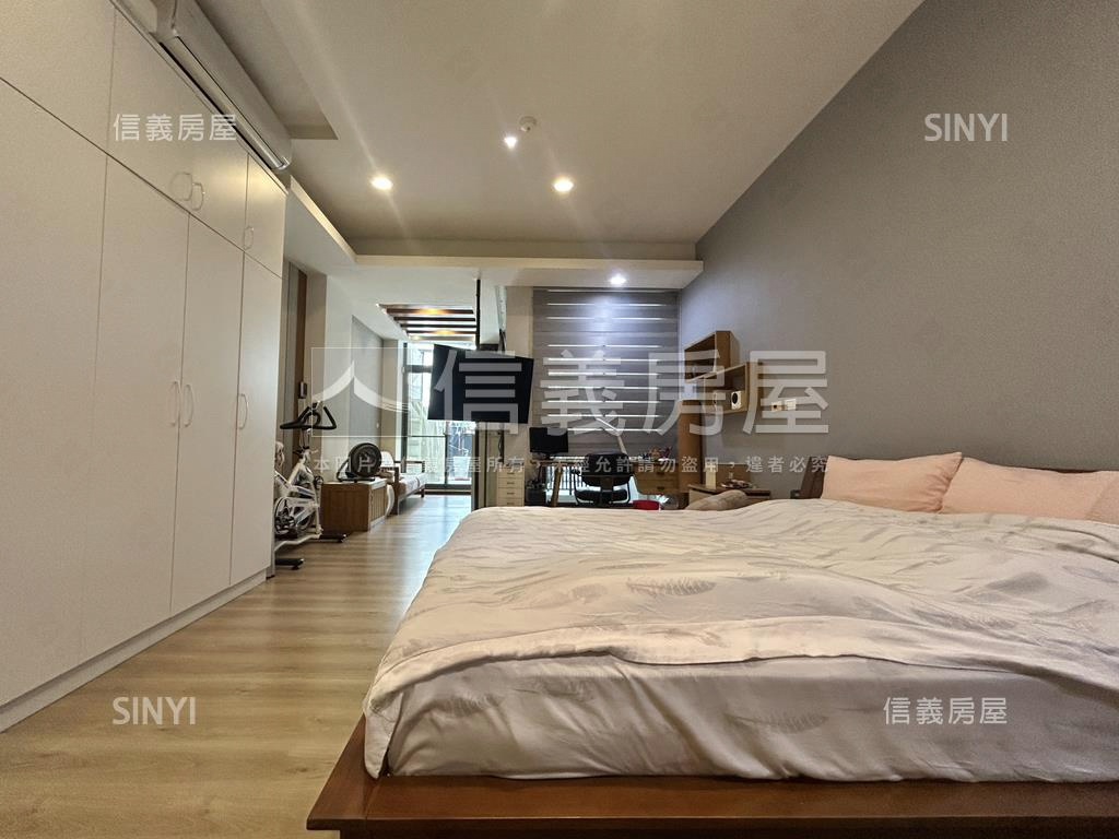 皇龍上院來大車庫別墅房屋室內格局與周邊環境