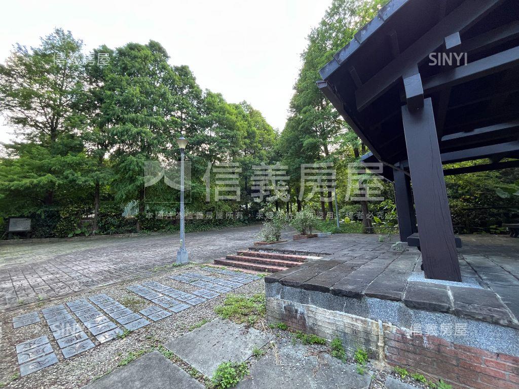老樹聽蟬聲綠水人家繞房屋室內格局與周邊環境