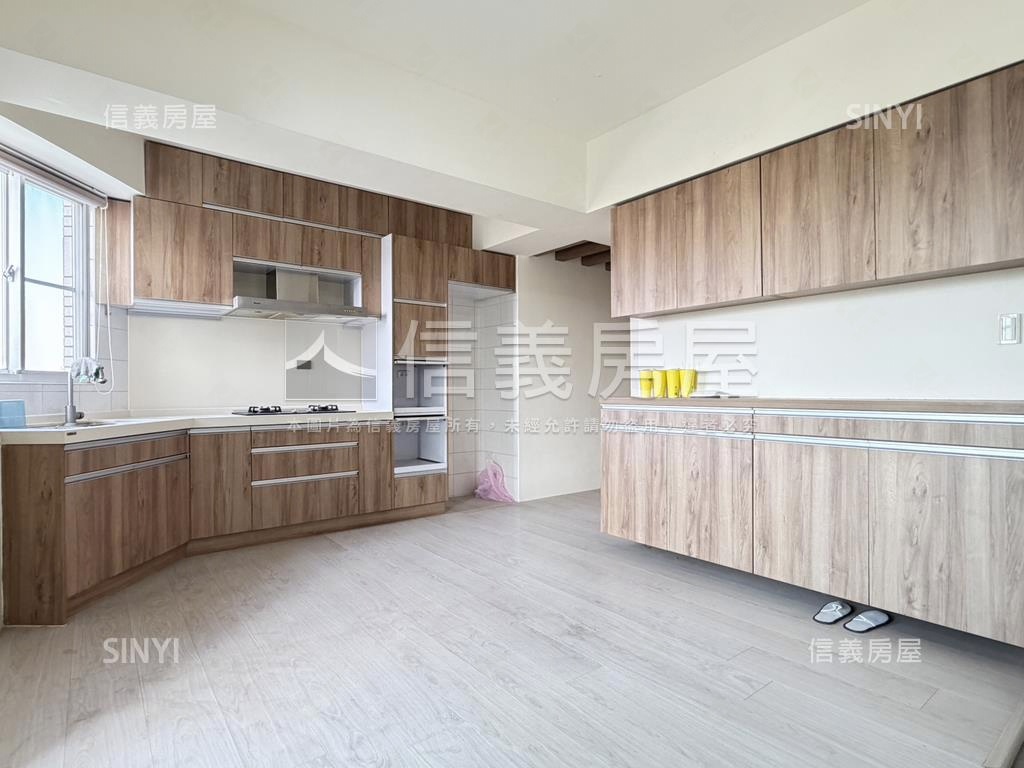 稀有公園麗景河景兩房平車房屋室內格局與周邊環境