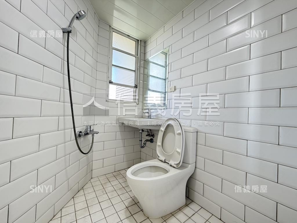 稀有公園麗景河景兩房平車房屋室內格局與周邊環境