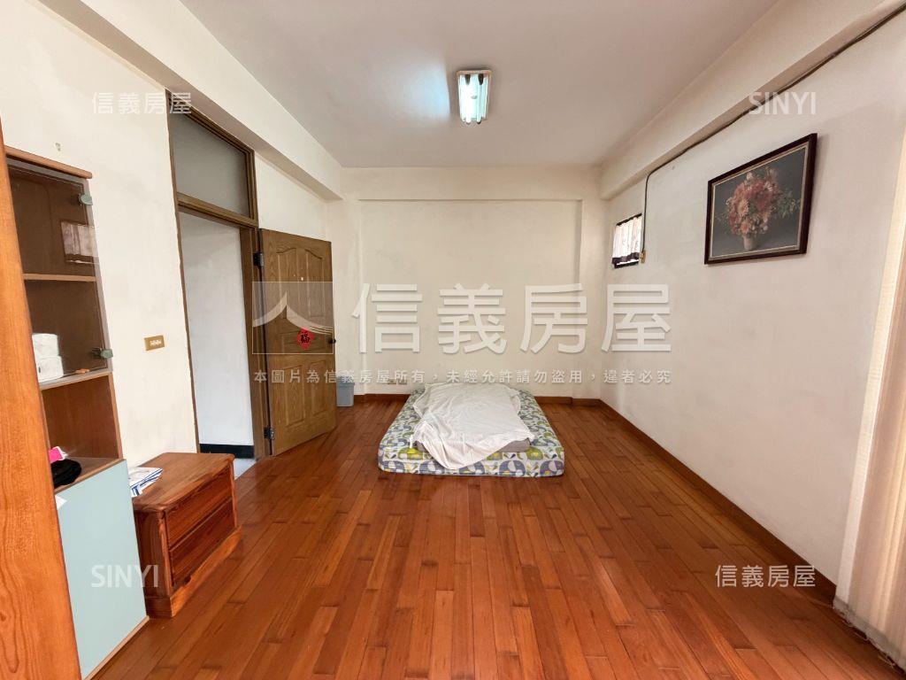 近海東國小傳統雙車墅房屋室內格局與周邊環境