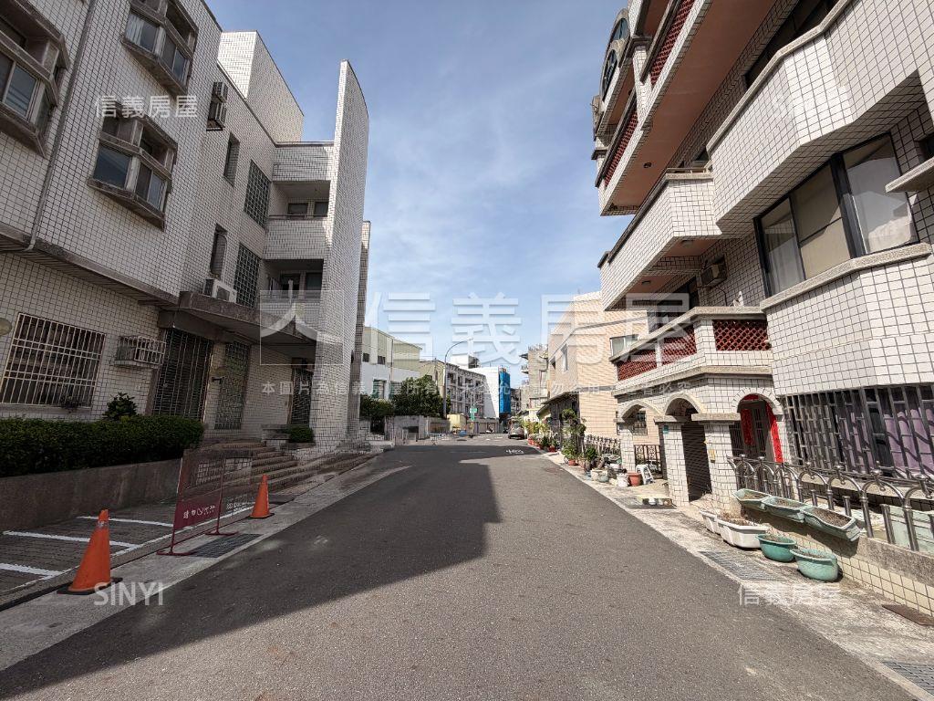 近海東國小傳統雙車墅房屋室內格局與周邊環境