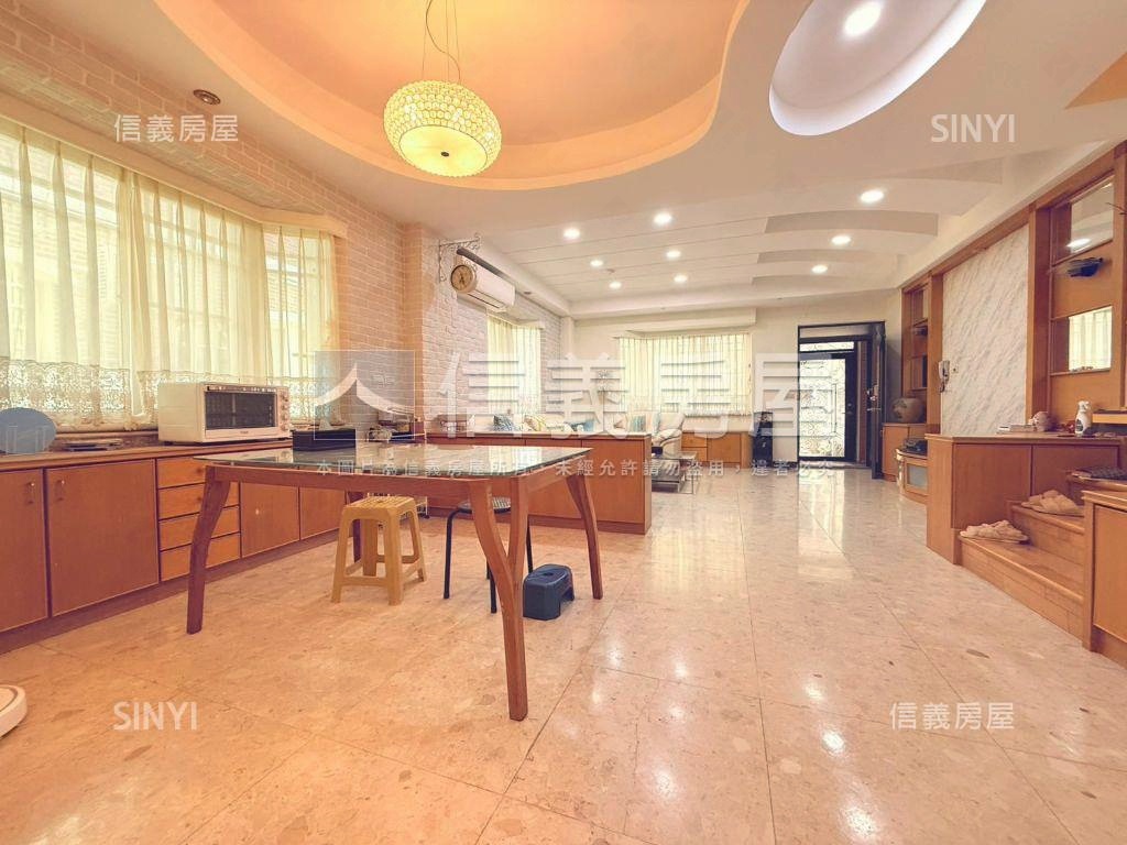 稀有庭院伯爵夫人房屋室內格局與周邊環境
