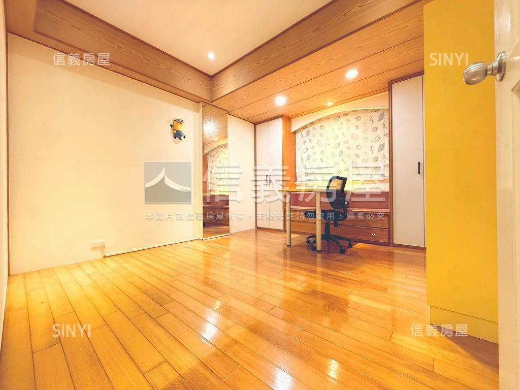 稀有庭院伯爵夫人房屋室內格局與周邊環境