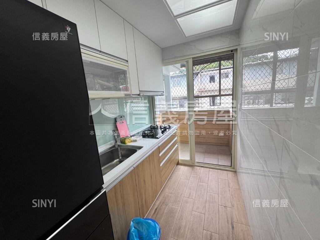 美妝山景四房華廈房屋室內格局與周邊環境