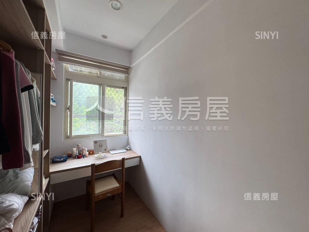 美妝山景四房華廈房屋室內格局與周邊環境