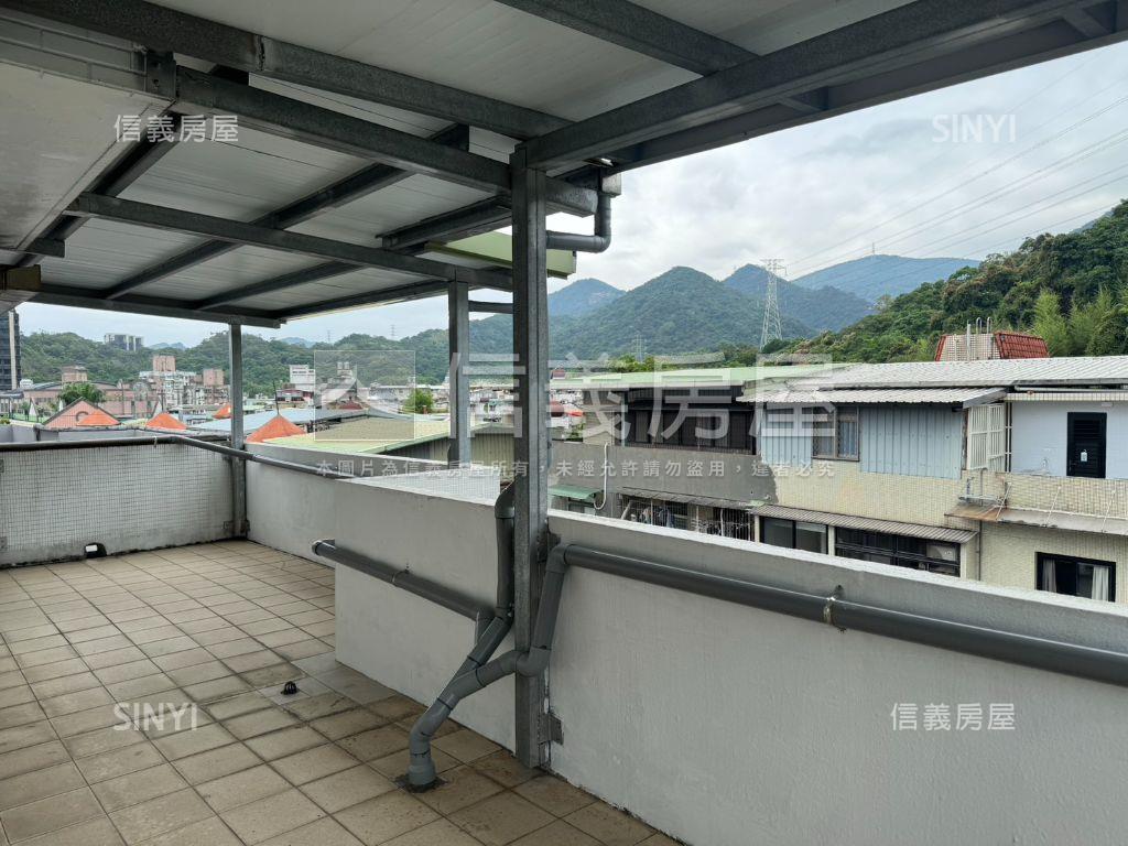 美妝山景四房華廈房屋室內格局與周邊環境
