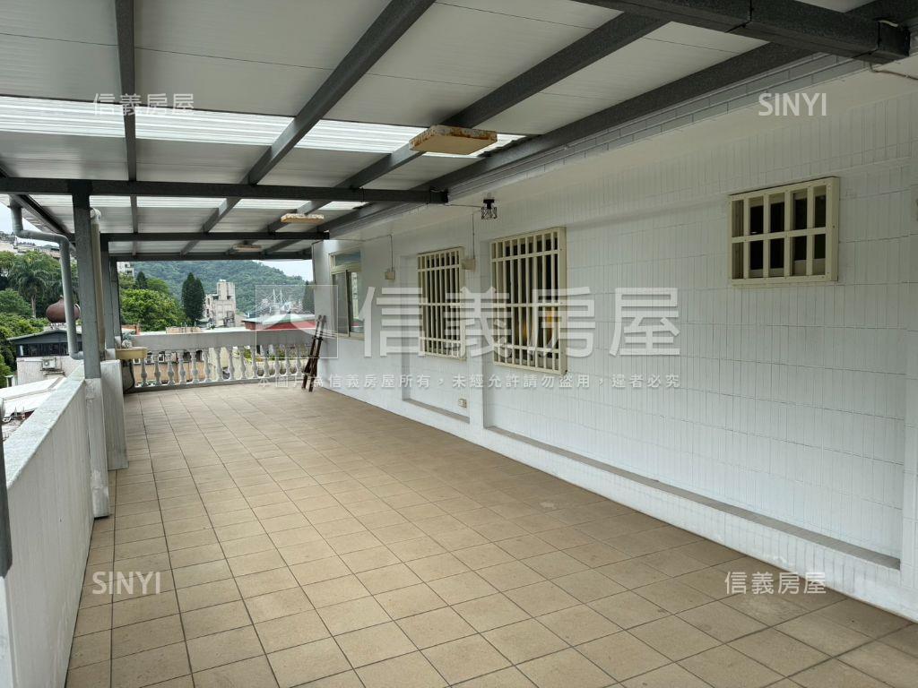 美妝山景四房華廈房屋室內格局與周邊環境