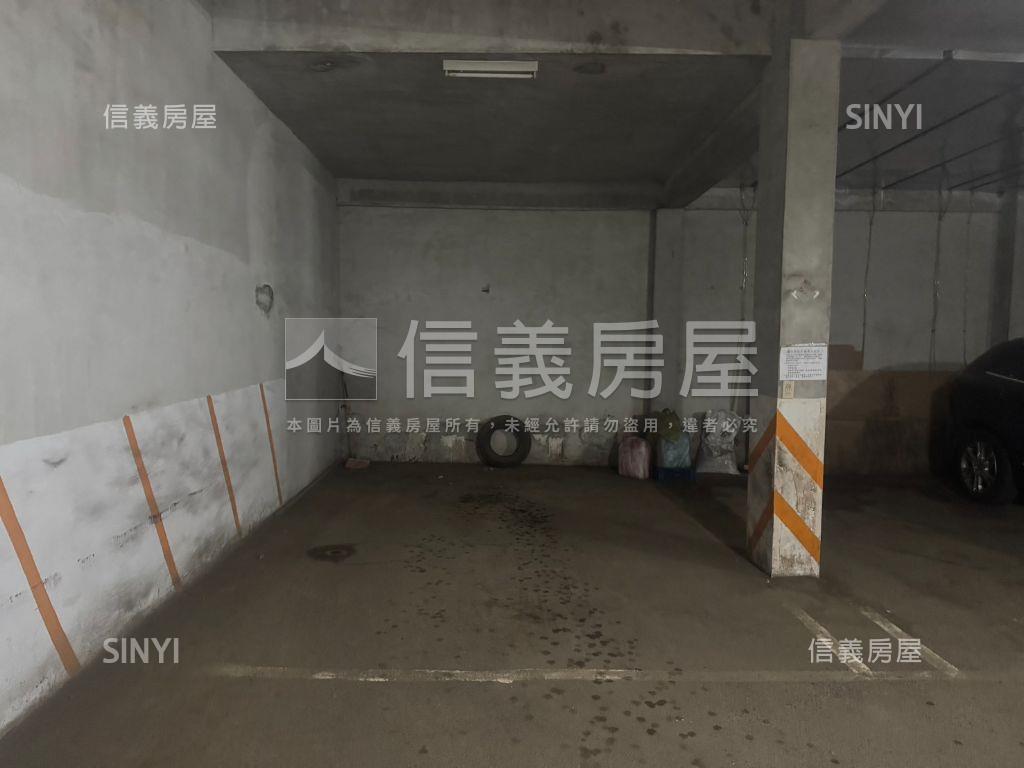 美妝山景四房華廈房屋室內格局與周邊環境