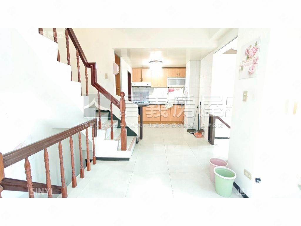 三秀雅硯校園邊間車庫透天房屋室內格局與周邊環境