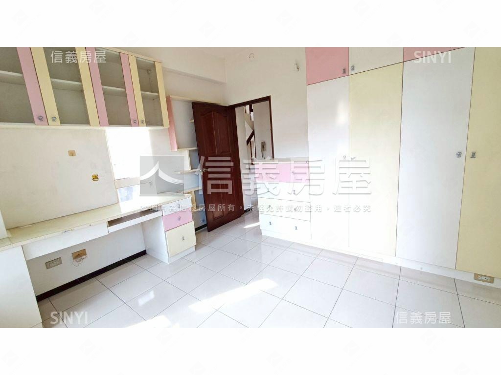 三秀雅硯校園邊間車庫透天房屋室內格局與周邊環境