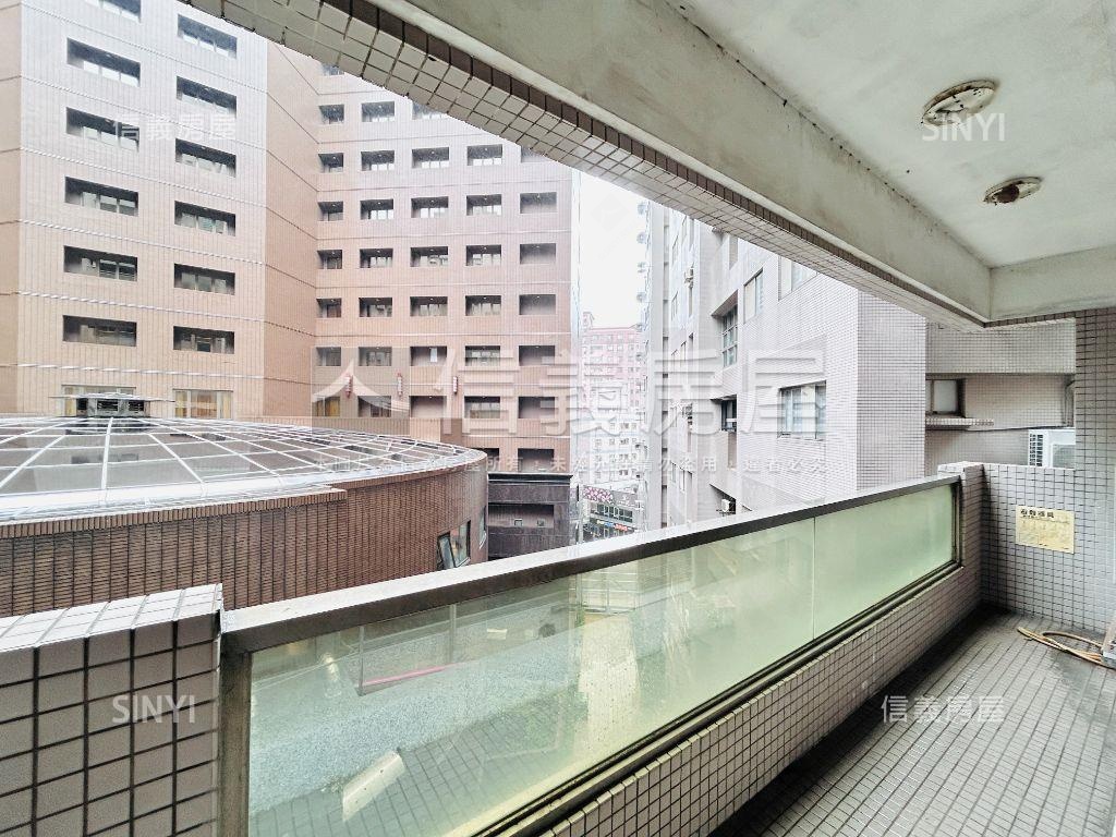 尊龍大地三房含車位房屋室內格局與周邊環境
