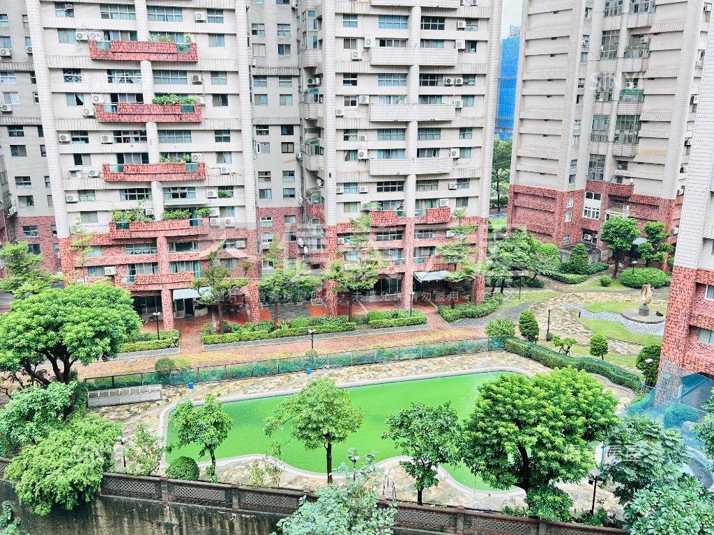 尊龍大地三房含車位房屋室內格局與周邊環境