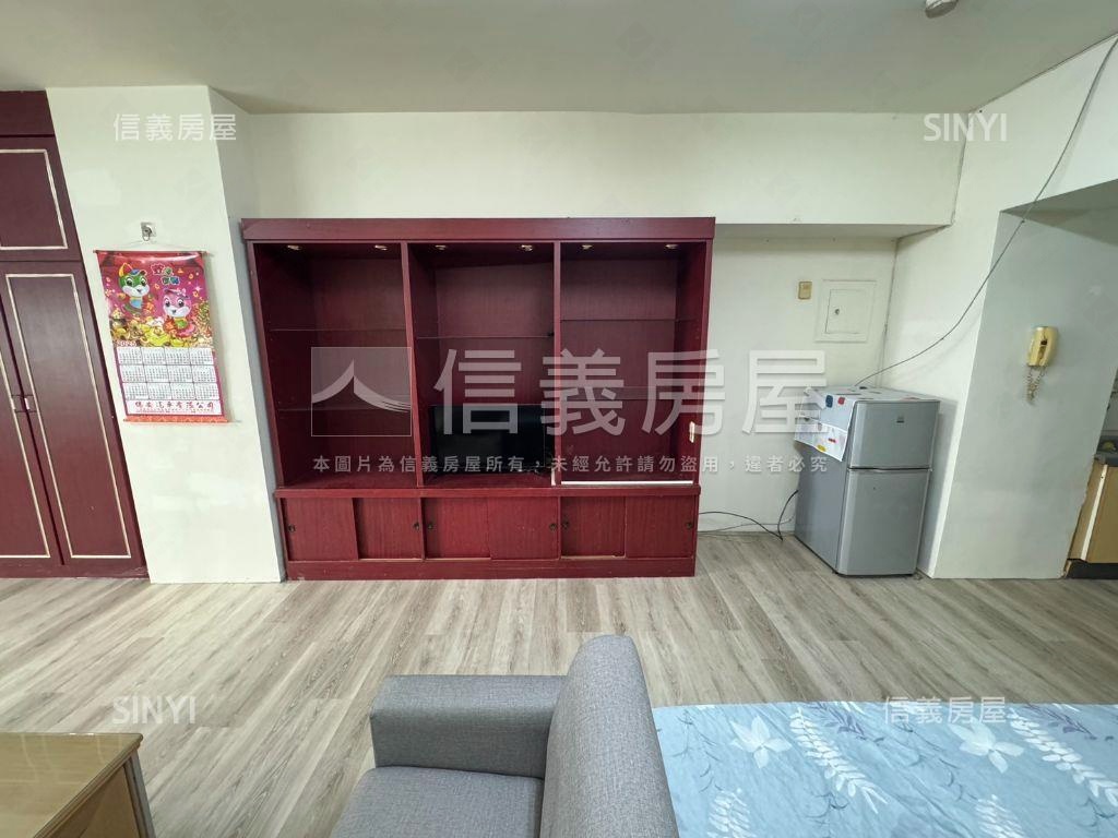 假日半島。高樓視野戶房屋室內格局與周邊環境