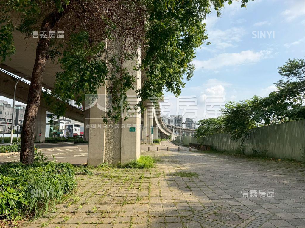 北屯單元１３重劃商業地房屋室內格局與周邊環境