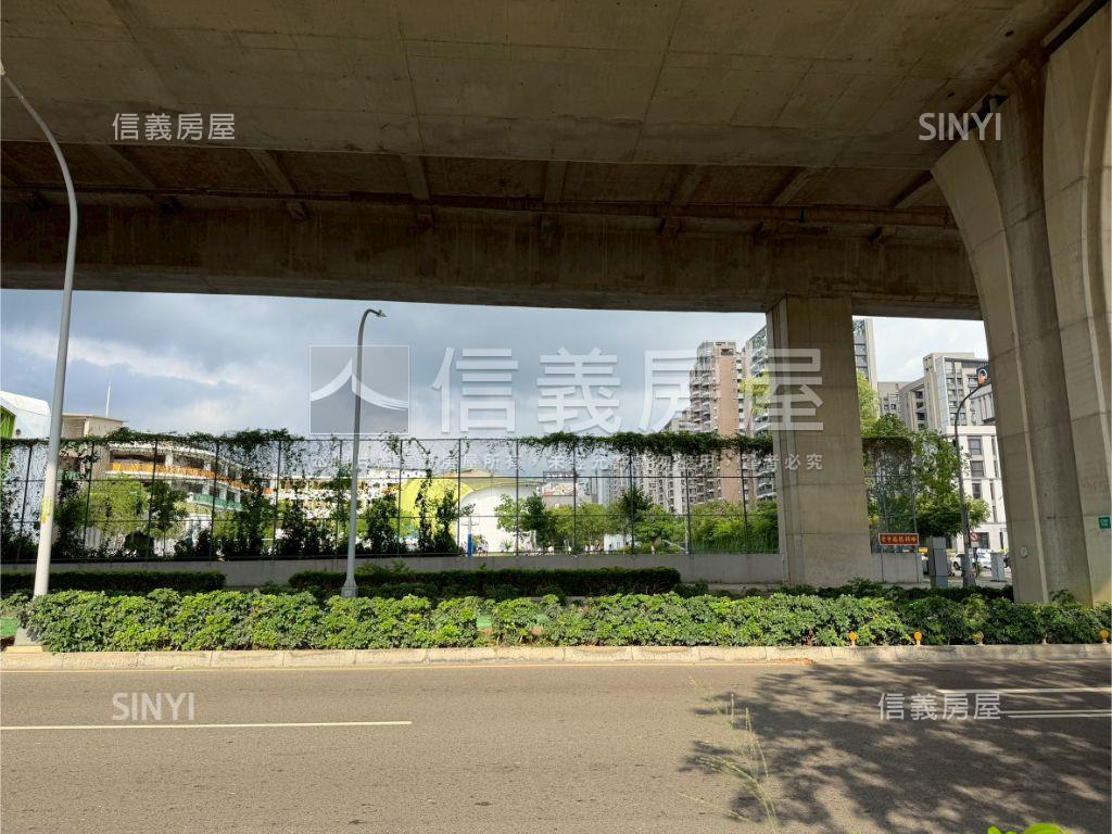 北屯單元１３重劃商業地房屋室內格局與周邊環境