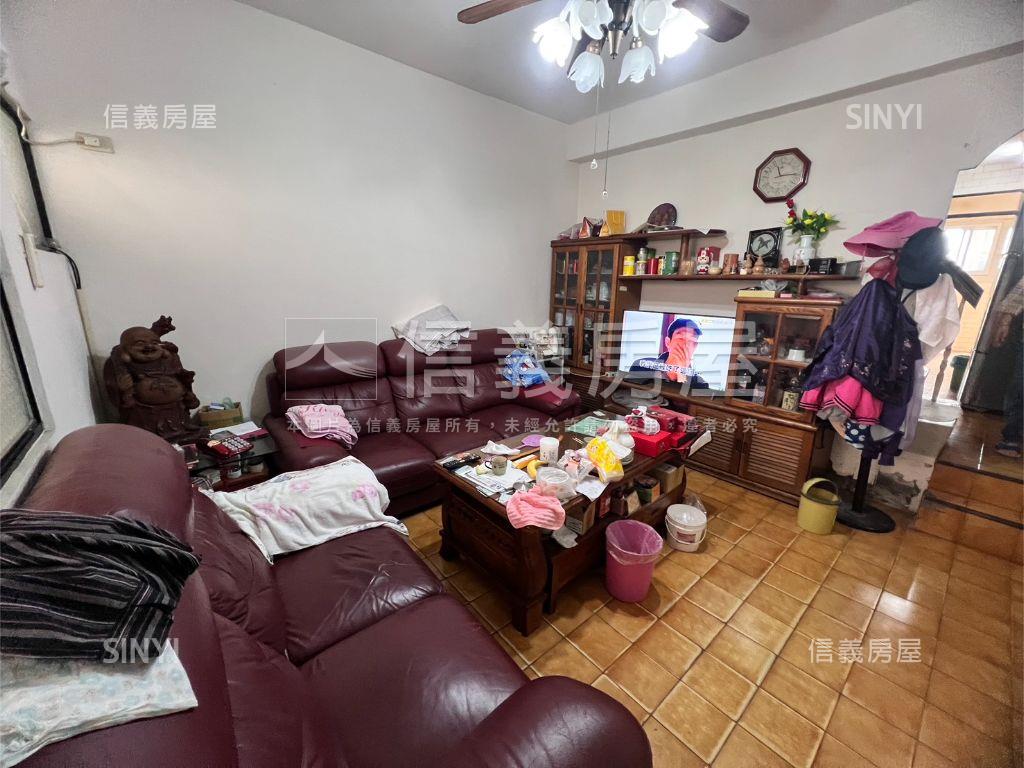 左營大路稀有釋出透天房屋室內格局與周邊環境