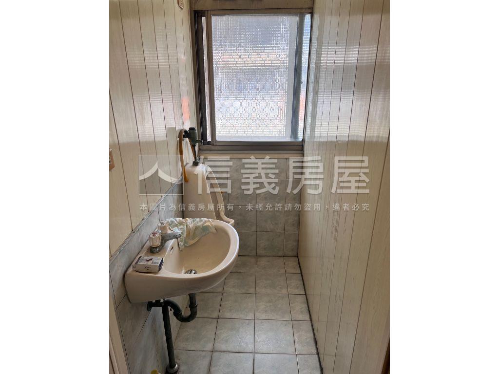 左營大路稀有釋出透天房屋室內格局與周邊環境