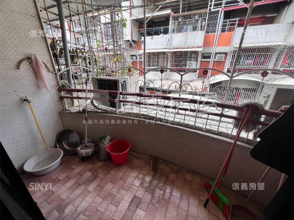 左營大路稀有釋出透天房屋室內格局與周邊環境