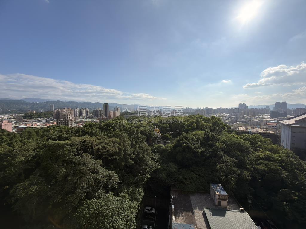 元氣瞭望山景房屋室內格局與周邊環境