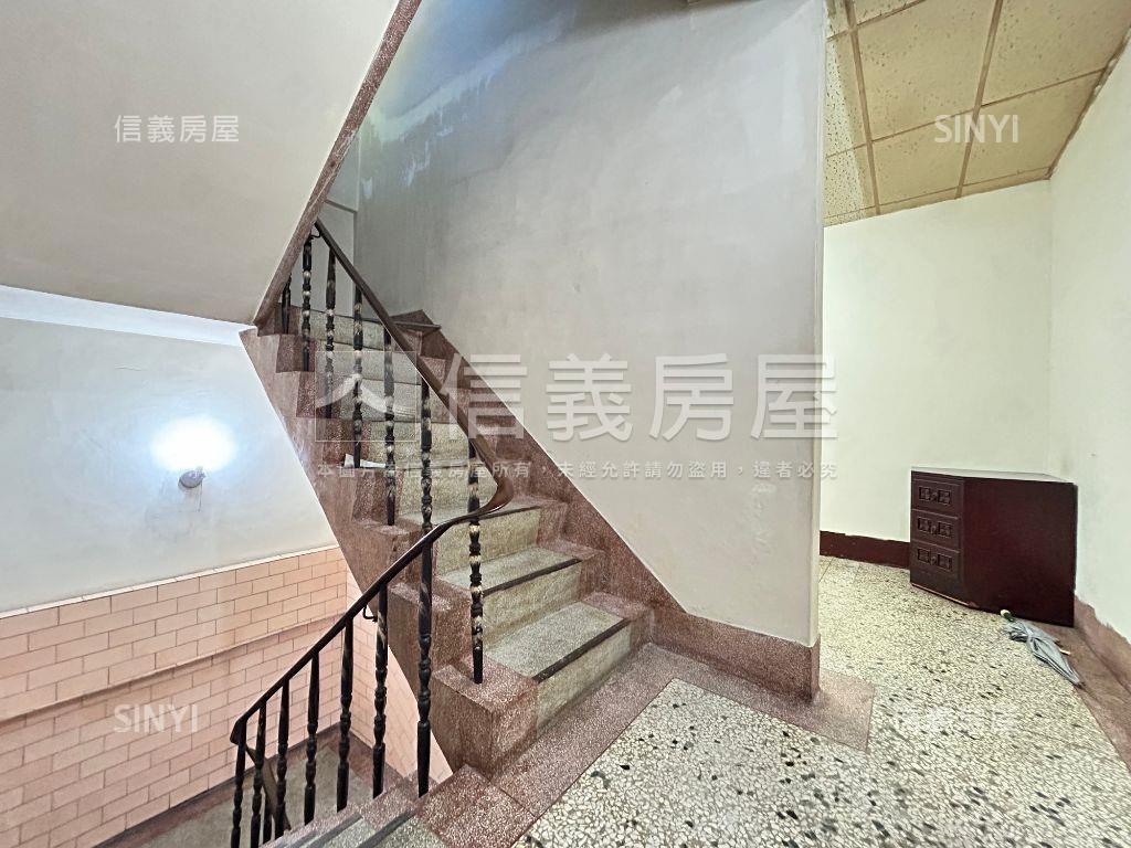 近仁愛醫院正國光路金透店房屋室內格局與周邊環境