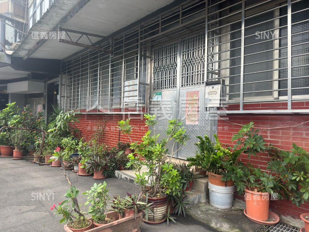 南港展覽館路寬稀有一樓房屋室內格局與周邊環境