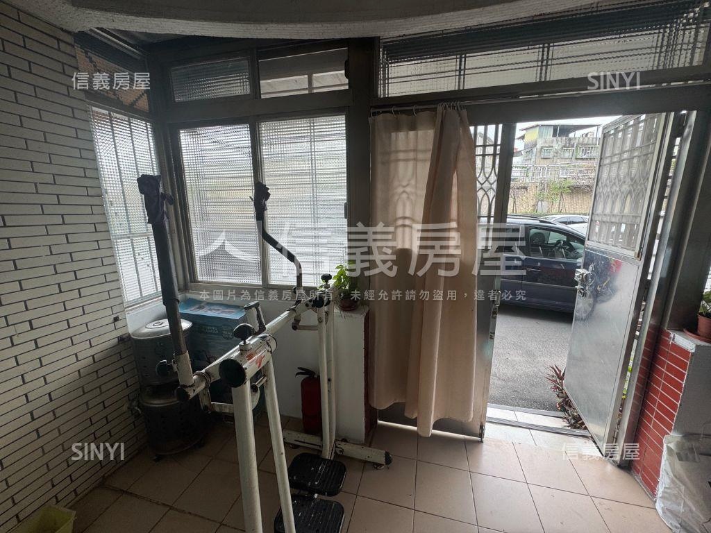 南港展覽館路寬稀有一樓房屋室內格局與周邊環境