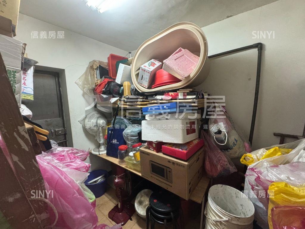 南港展覽館路寬稀有一樓房屋室內格局與周邊環境